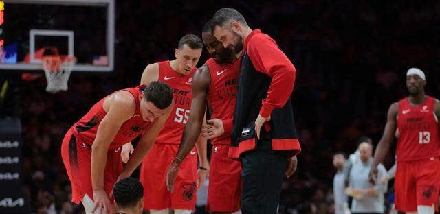 包含热火客场力克篮网,巴特勒砍下生涯新高的词条 包含热火客场力克篮网,巴特勒砍下生涯新高的词条