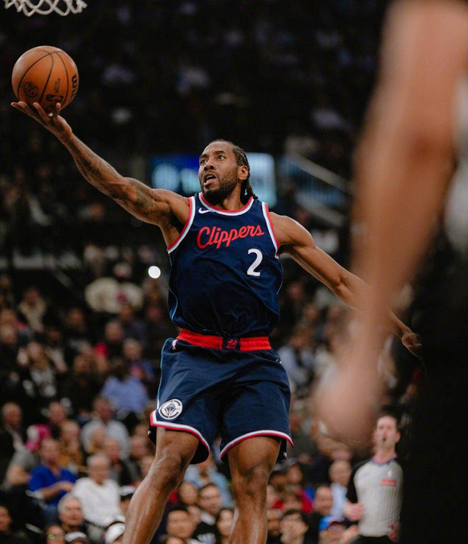 快船主场力克掘金，豪取六连胜