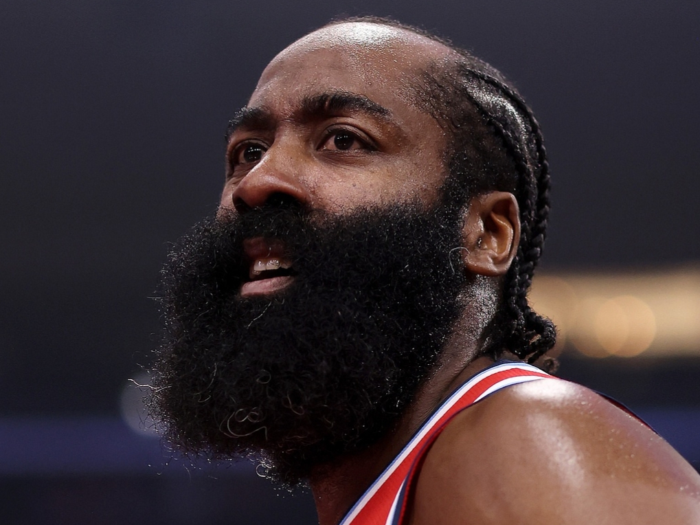 关于火箭客场击败国王，哈登狂砍30+分的信息