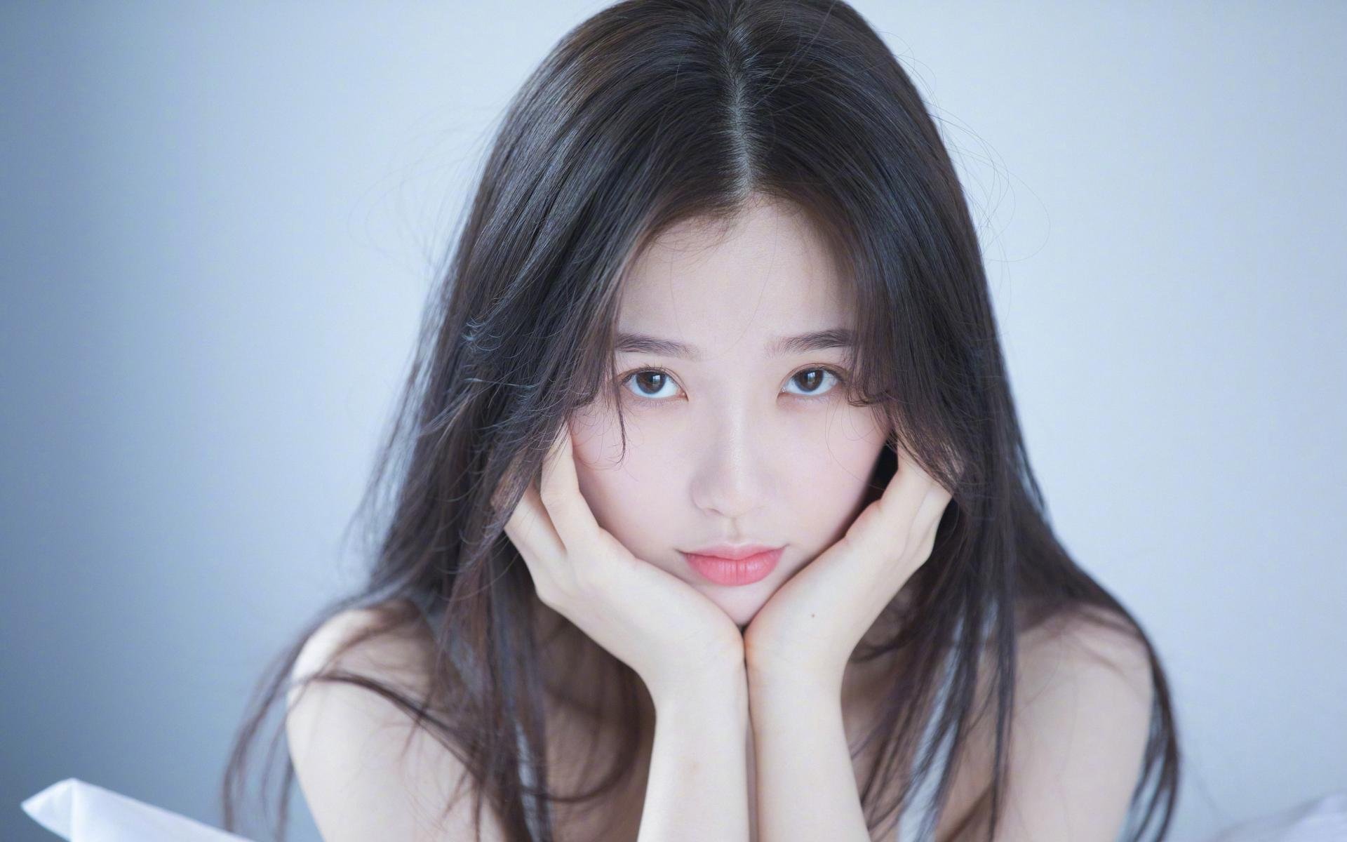 pg电子-突尼斯铁血防守锁死紫百合，维尼修斯独步全场显神威