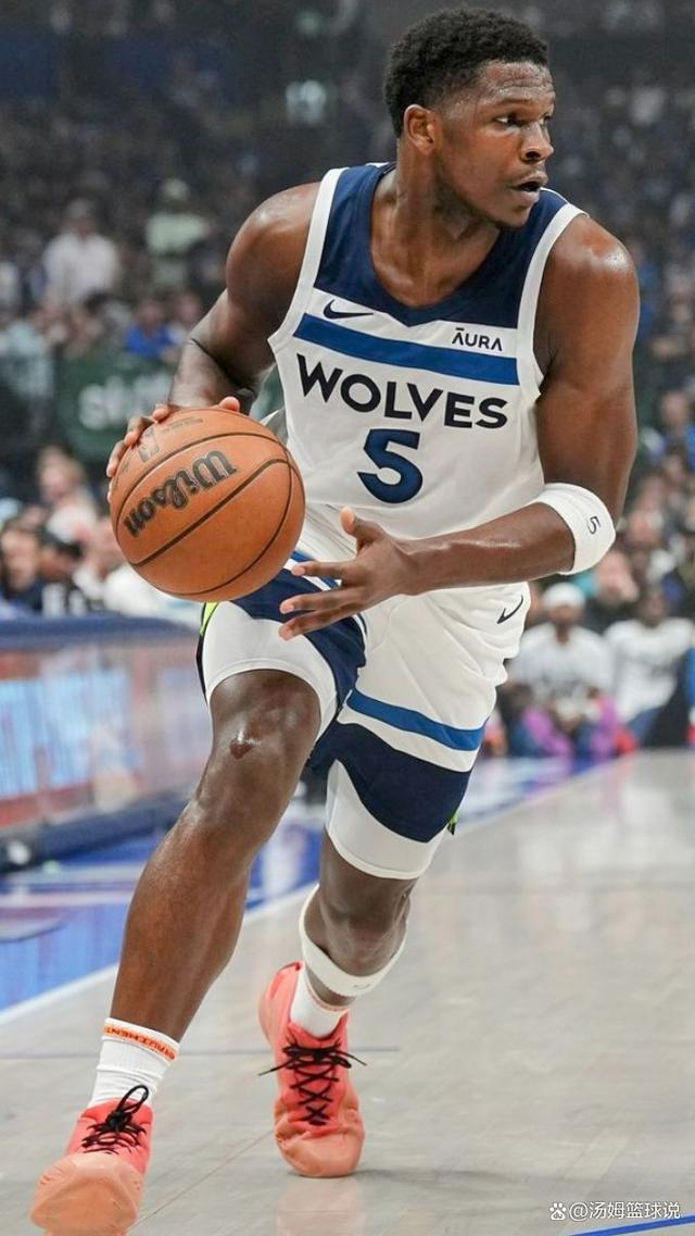 尼克斯火力压制深圳队，爱德华兹在季后赛抢七接管比赛